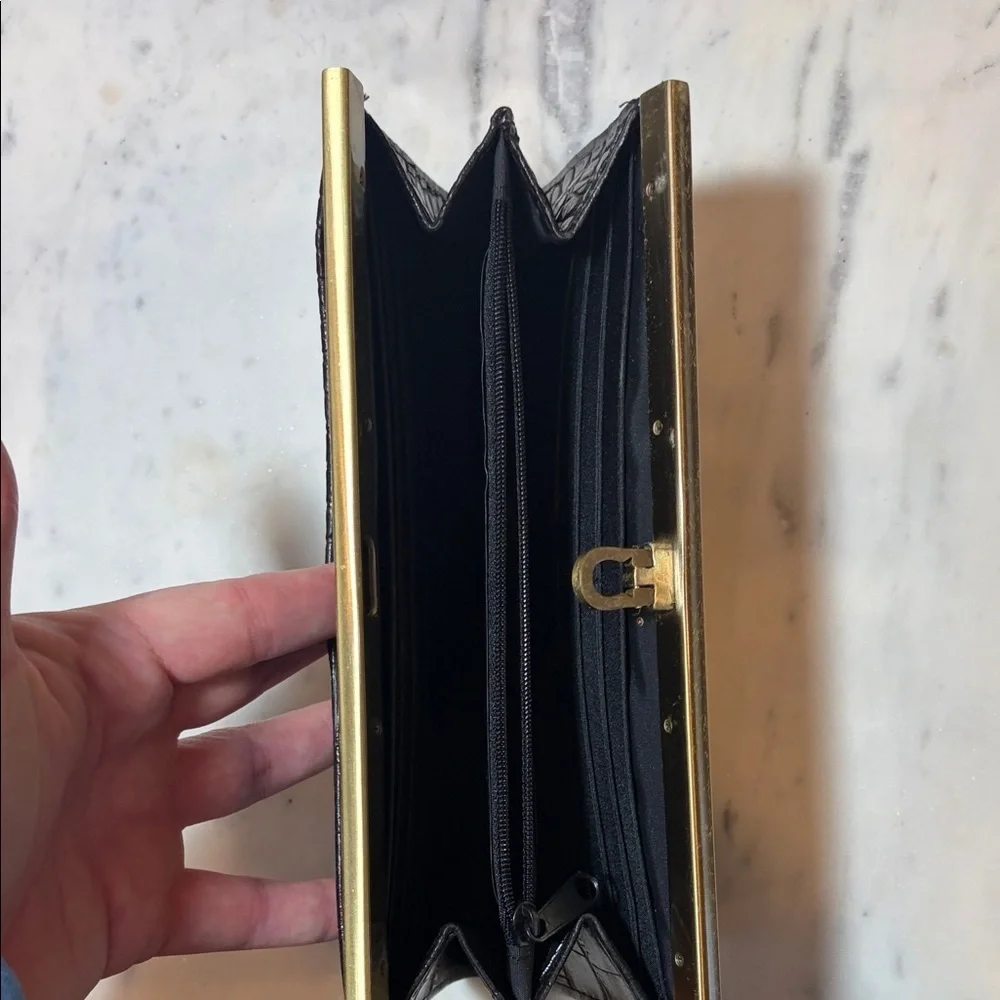 Buxton Faux Crocodile-Embossed Wallet/clutch 🐊